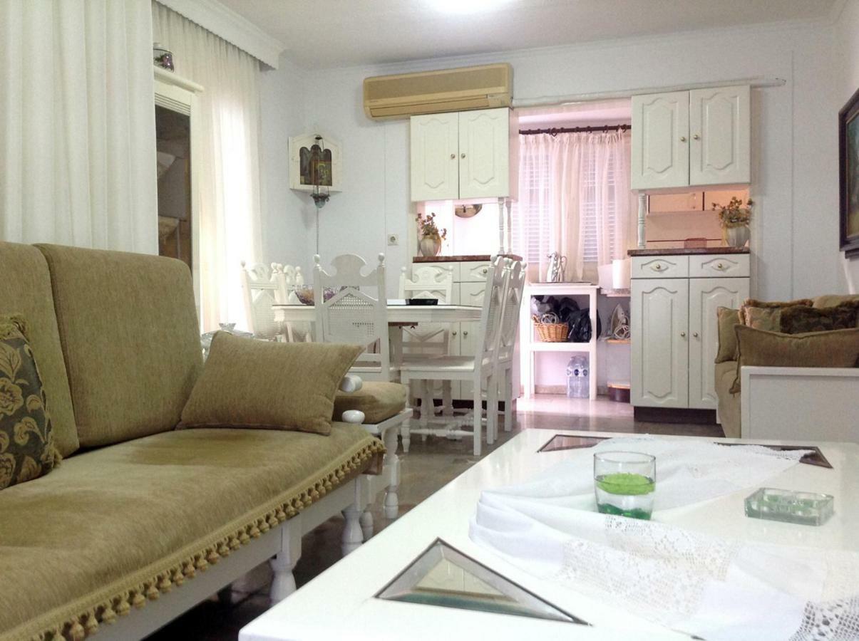 Villa Fofo - Beautiful Sea Front Villa With 650M2 Garden Nea Kallikrateia Exterior photo
