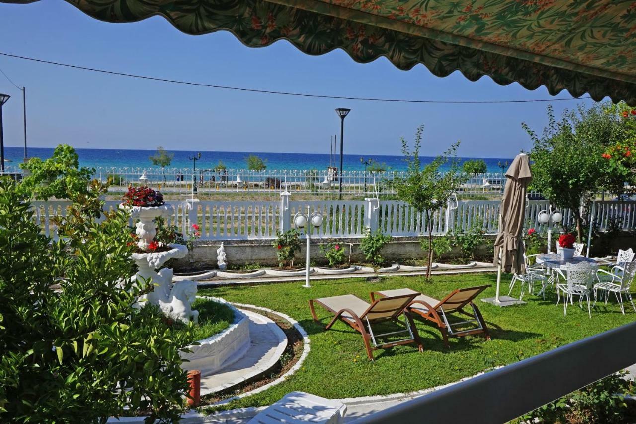 Villa Fofo - Beautiful Sea Front Villa With 650M2 Garden Nea Kallikrateia Exterior photo